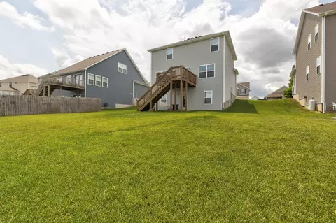 Exterior - 207 Pleasant View Dr, Georgetown, KY 40324 photo 9 of 12
