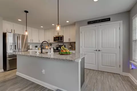 Kitchen - 207 Pleasant View Dr, Georgetown, KY 40324 photo 1 of 3