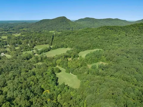 9999 Sunrise Valley Rd, Irvine, KY 40336