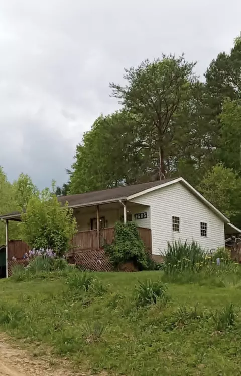 1605 Tiny Branch Rd, Frakes, KY 40940