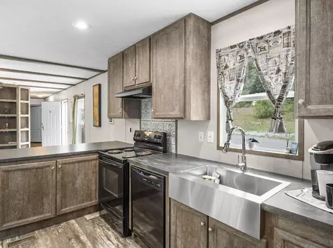 Kitchen - 536 Stone Gate Dr, Burnside, KY 42519 photo 5 of 5
