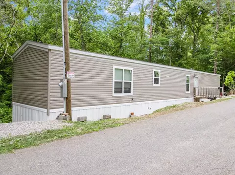 Exterior - 536 Stone Gate Dr, Burnside, KY 42519 photo 5 of 9