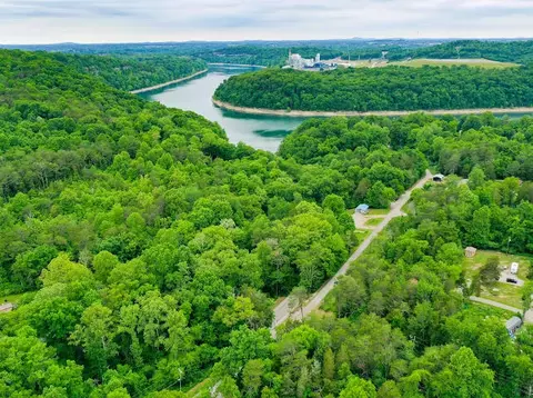 536 Stone Gate Dr, Burnside, KY 42519