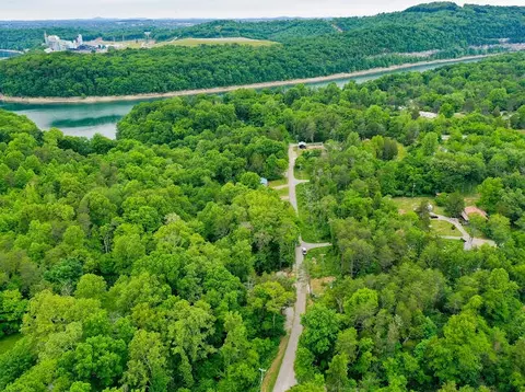 View/Area - 536 Stone Gate Dr, Burnside, KY 42519 photo 9 of 16