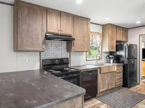 Kitchen - 536 Stone Gate Dr, Burnside, KY 42519 photo 3 of 5