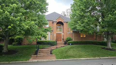 1815 Saint Ives Cir, Lexington, KY 40502