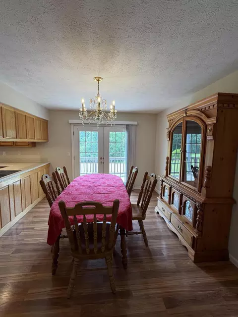 Dining - 229 Cherry Ave, Corbin, KY 40701 photo 1 of 1
