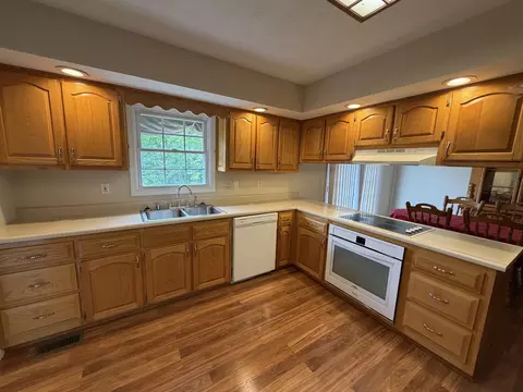 Kitchen - 229 Cherry Ave, Corbin, KY 40701 photo 1 of 4