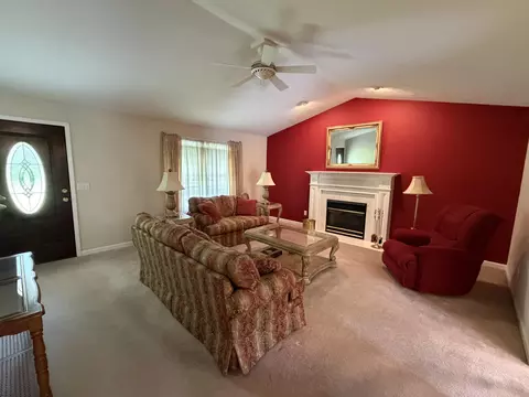 Living - 229 Cherry Ave, Corbin, KY 40701 photo 1 of 2