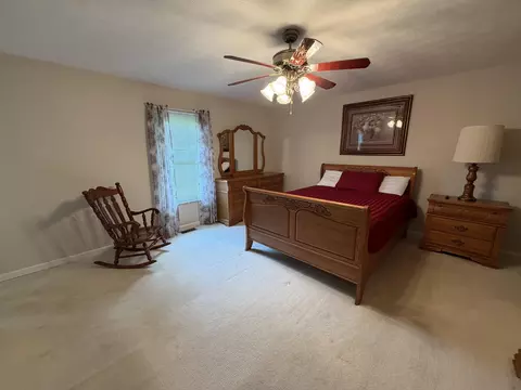 Bedroom - 229 Cherry Ave, Corbin, KY 40701 photo 1 of 3