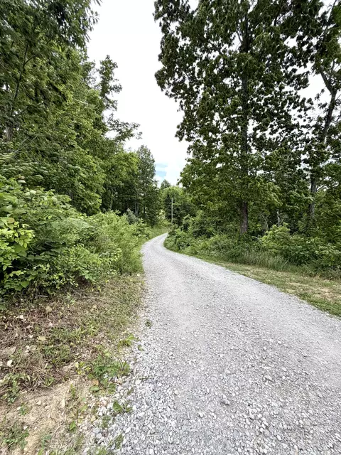 1050 Burgin Rd, Lawrenceburg, KY 40342