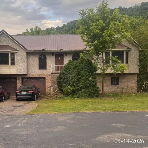 174 1st St Fox, Harold, KY 41635