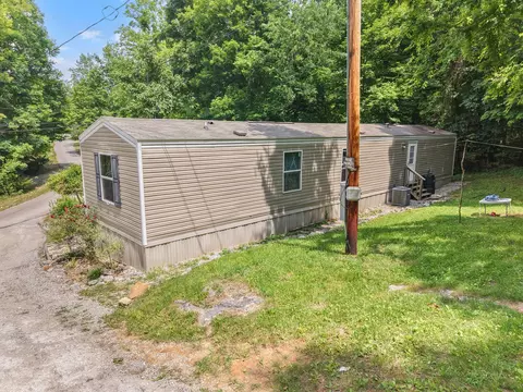 Exterior - 215 Lakeview Ave, Burnside, KY 42519 photo 14 of 16