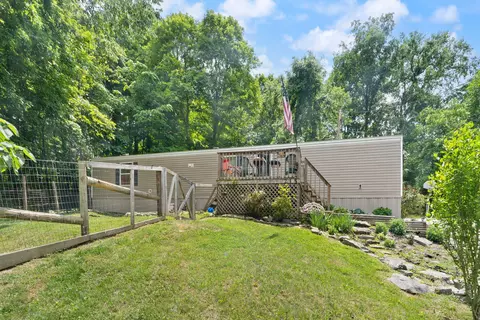 Exterior - 215 Lakeview Ave, Burnside, KY 42519 photo 12 of 16