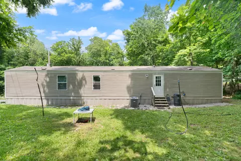 Exterior - 215 Lakeview Ave, Burnside, KY 42519 photo 8 of 16