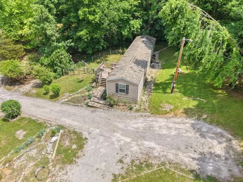View/Area - 215 Lakeview Ave, Burnside, KY 42519 photo 3 of 8