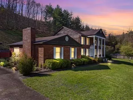 152 Daniels, Banner, KY 41603