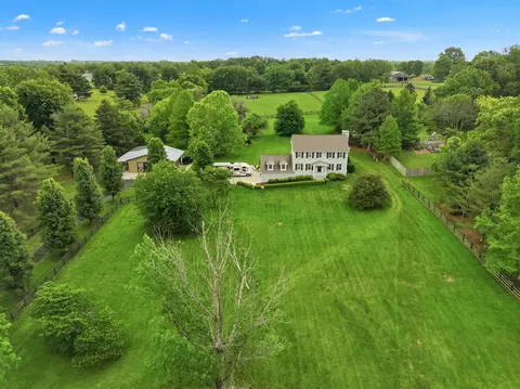 3140 Mccowans Ferry Rd, Versailles, KY 40383