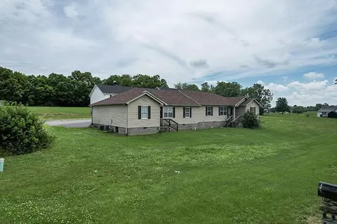 Exterior - 145-149 Spring St, Harrodsburg, KY 40330 photo 2 of 2