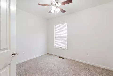 Bedroom - 609 Northfork Dr, Berea, KY 40403 photo 4 of 5