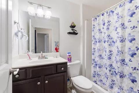 Bath - 609 Northfork Dr, Berea, KY 40403 photo 2 of 2