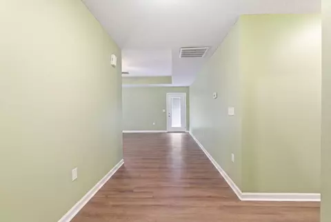 Entry Way - 609 Northfork Dr, Berea, KY 40403 photo 2 of 5