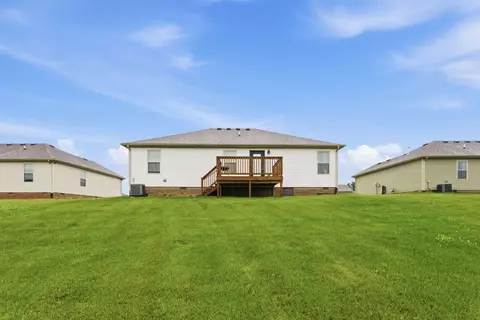 Exterior - 609 Northfork Dr, Berea, KY 40403 photo 6 of 7