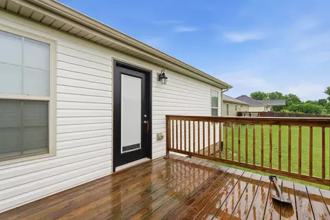 Exterior - 609 Northfork Dr, Berea, KY 40403 photo 4 of 7