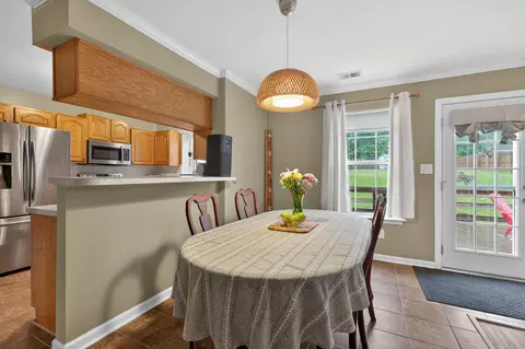 Dining - 216 Redding Rd, Georgetown, KY 40324 photo 1 of 2