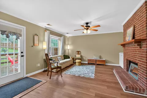 Living - 216 Redding Rd, Georgetown, KY 40324 photo 4 of 4