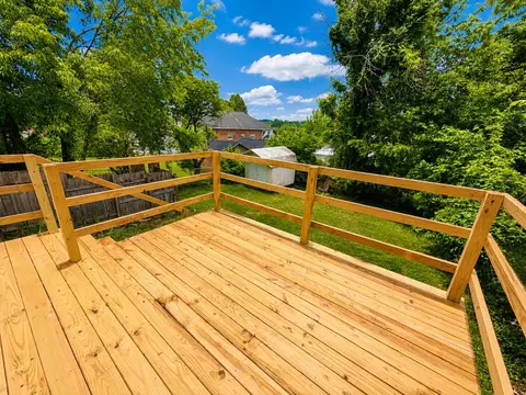 Exterior - 1003 Whitley Ave, Corbin, KY 40701 photo 3 of 3