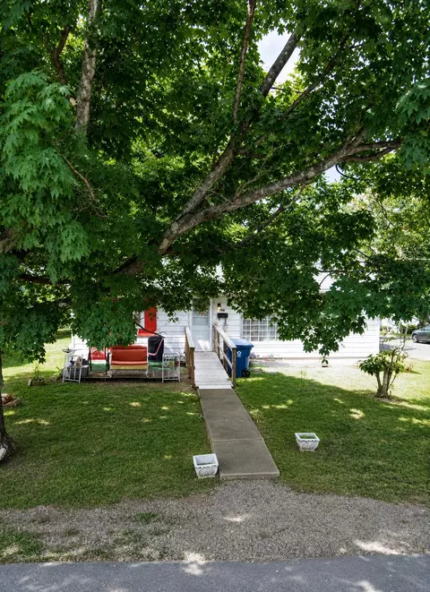 533 W Broadway St, Harrodsburg, KY 40330