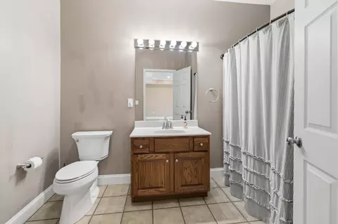 Bath - 61 Knoll Ct, Nancy, KY 42544 photo 2 of 3