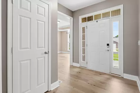 Entry Way - 61 Knoll Ct, Nancy, KY 42544 photo 1 of 4