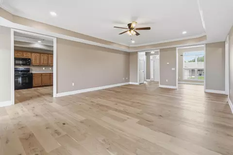 Living - 61 Knoll Ct, Nancy, KY 42544 photo 3 of 13
