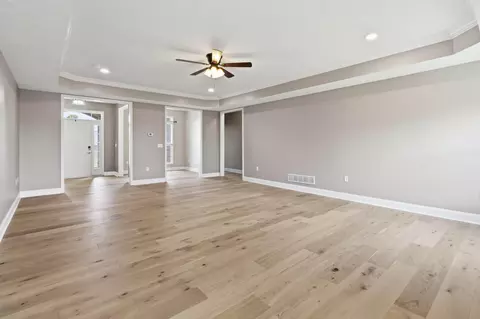 Living - 61 Knoll Ct, Nancy, KY 42544 photo 2 of 13