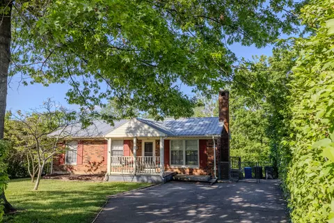 411 Lancelot Ln, Lexington, KY 40517