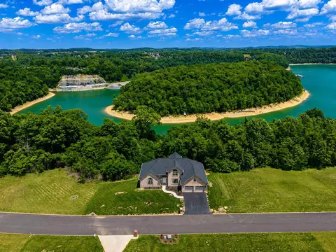 602 Knoll Ln, Nancy, KY 42544