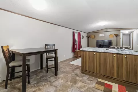 Dining - 315 Warner Rd, Nancy, KY 42544 photo 2 of 3