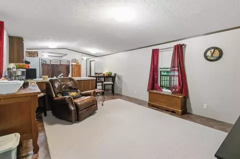 Living - 315 Warner Rd, Nancy, KY 42544 photo 2 of 2