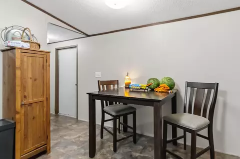 Dining - 315 Warner Rd, Nancy, KY 42544 photo 3 of 3