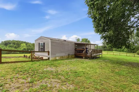 Exterior - 315 Warner Rd, Nancy, KY 42544 photo 2 of 7