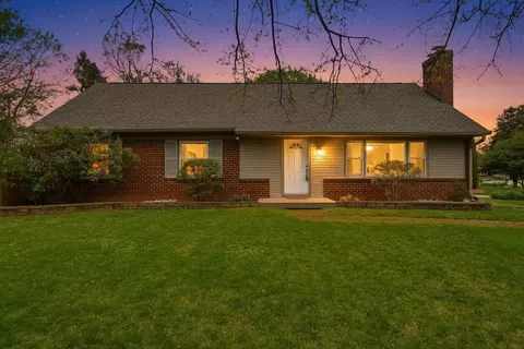 611 Rudy Ln, Louisville, KY 40207