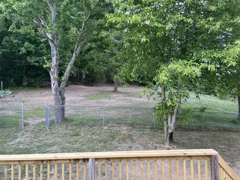 Exterior - 626 E Barker Ln, Berea, KY 40403 photo 5 of 5