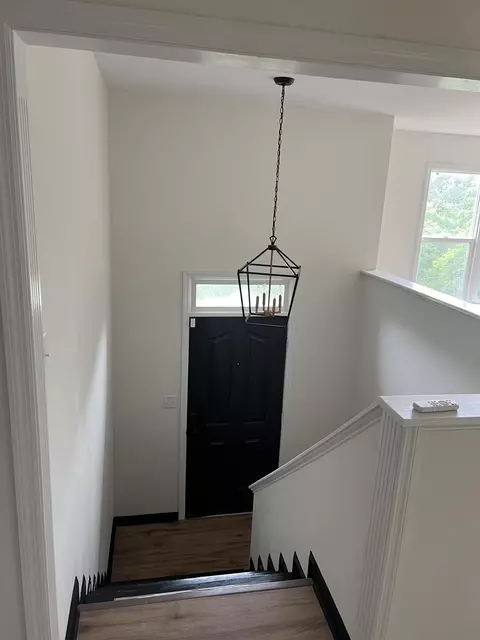 Entry Way - 626 E Barker Ln, Berea, KY 40403 photo 6 of 6
