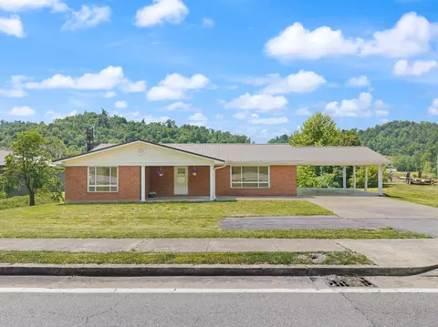 1176 Parkway Dr, Salyersville, KY 41465