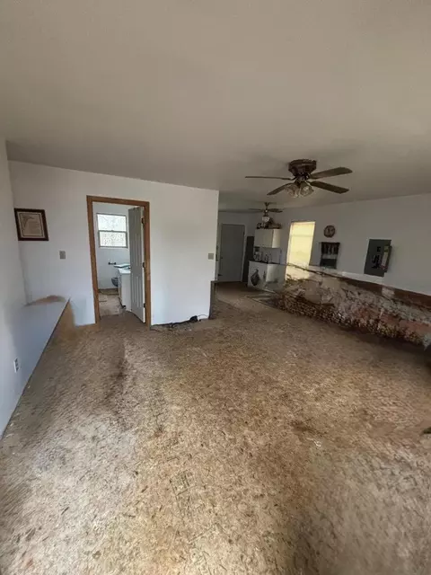 Living - 86 Elm Ave, Nancy, KY 42544 photo 1 of 1