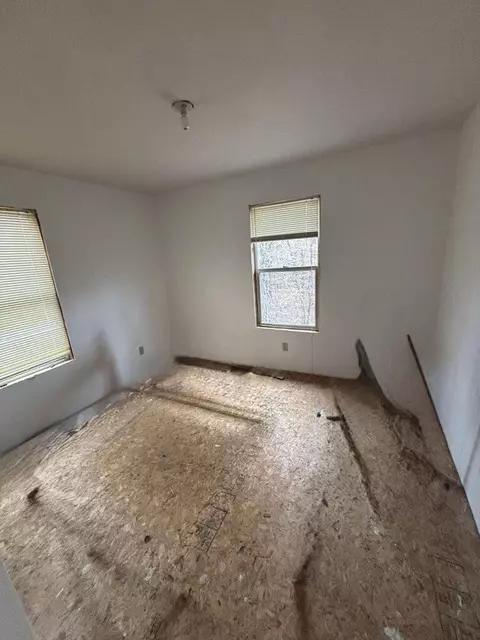 Bedroom - 86 Elm Ave, Nancy, KY 42544 photo 2 of 2