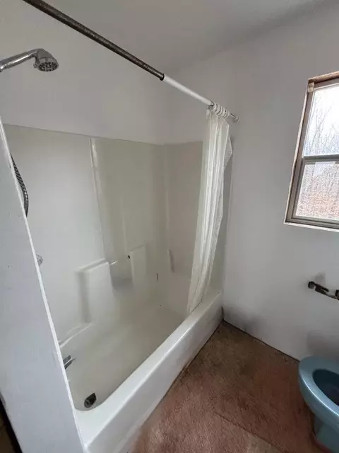 Bath - 86 Elm Ave, Nancy, KY 42544 photo 2 of 2