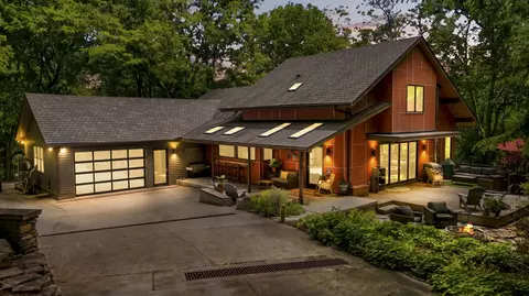 8039 Old Richmond Rd, Lexington, KY 40515